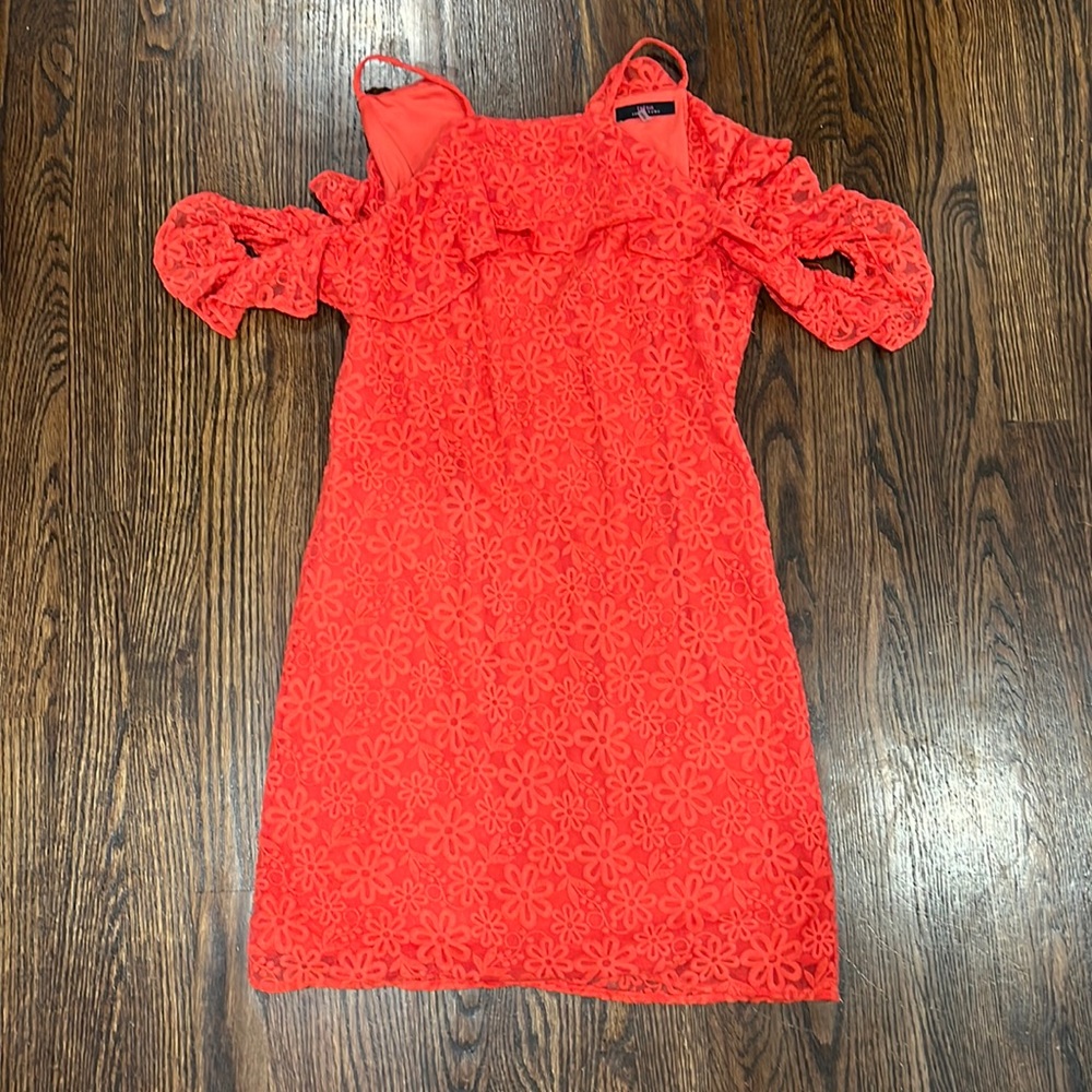 Trina by Trina Turk Coral dress with lace flower detailing boutique dress